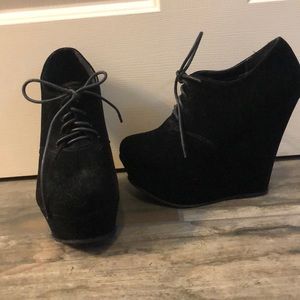 Delicacy black wedge lace up shoes size 6.5